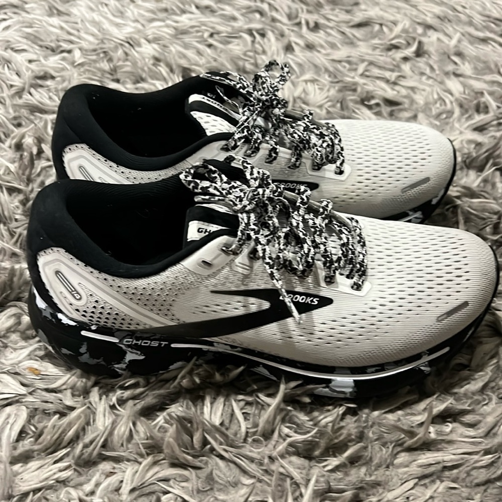 Brooks shoes. Only wore a couple of times.